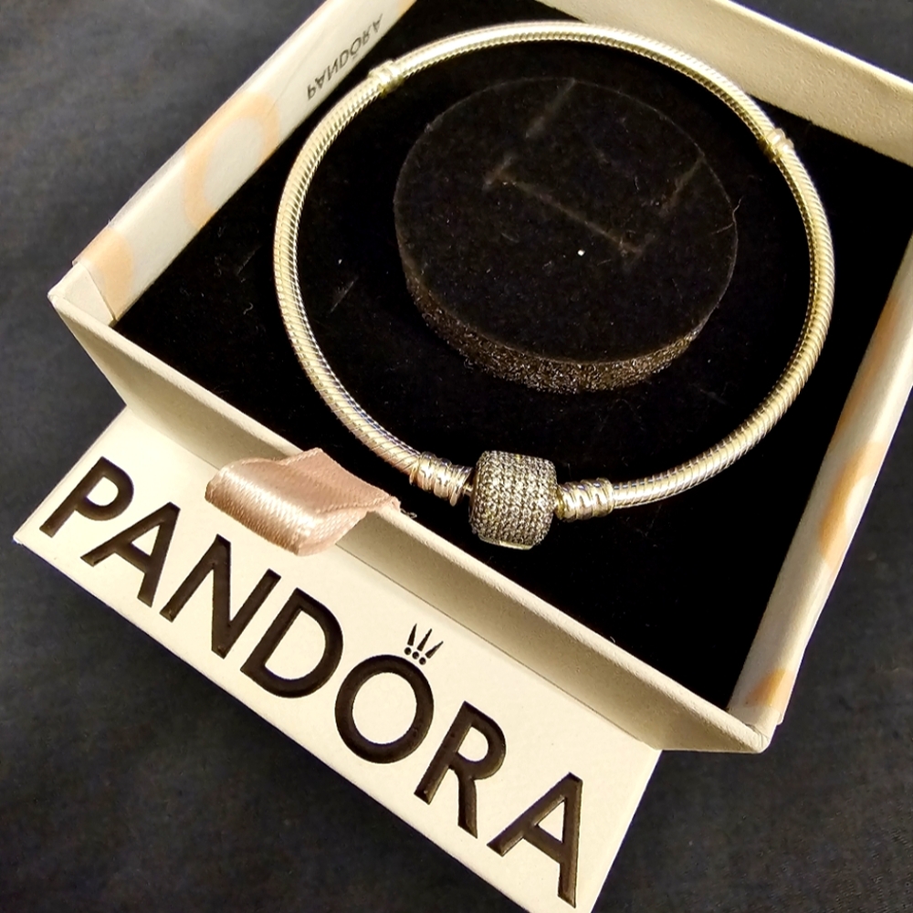 Authentic Pandora Bracelet- Pave Barrel Clasp Signature Clear Zirconia 19cm 7.5”